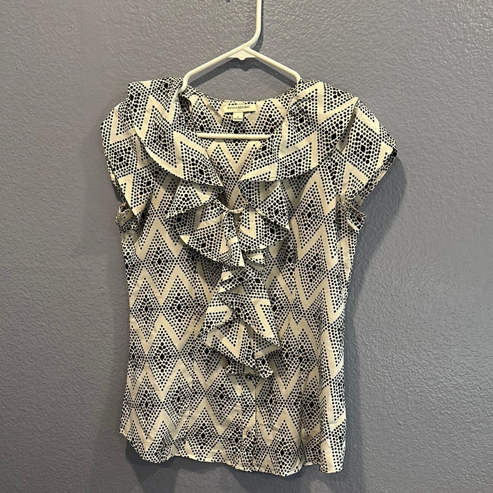 Banana Republic Black and White Blouse Size: S